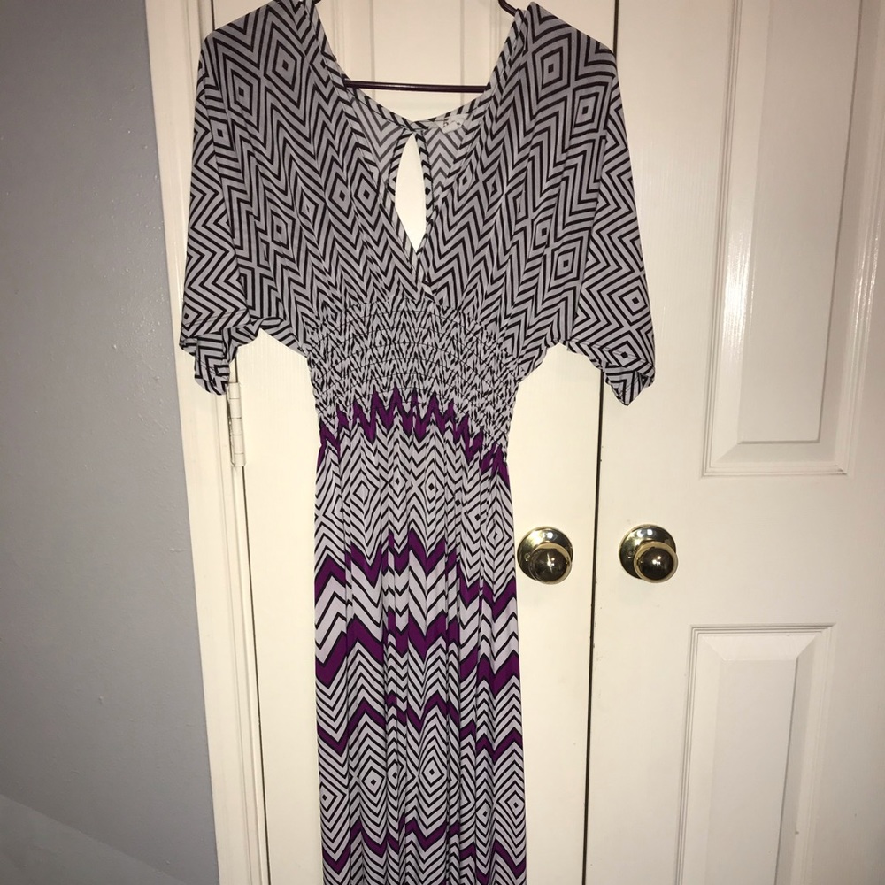 NWT 5th Love Purple Chevron VNeck Maxi-Dress
